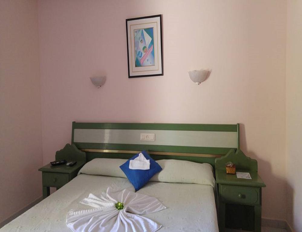 Hostal La Torre Almuñécar Extérieur photo